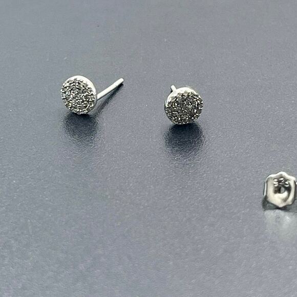 14k White Gold Round Pave Diamond Chip Post Pierced Stud Earrings 6mm - Picture 4 of 11